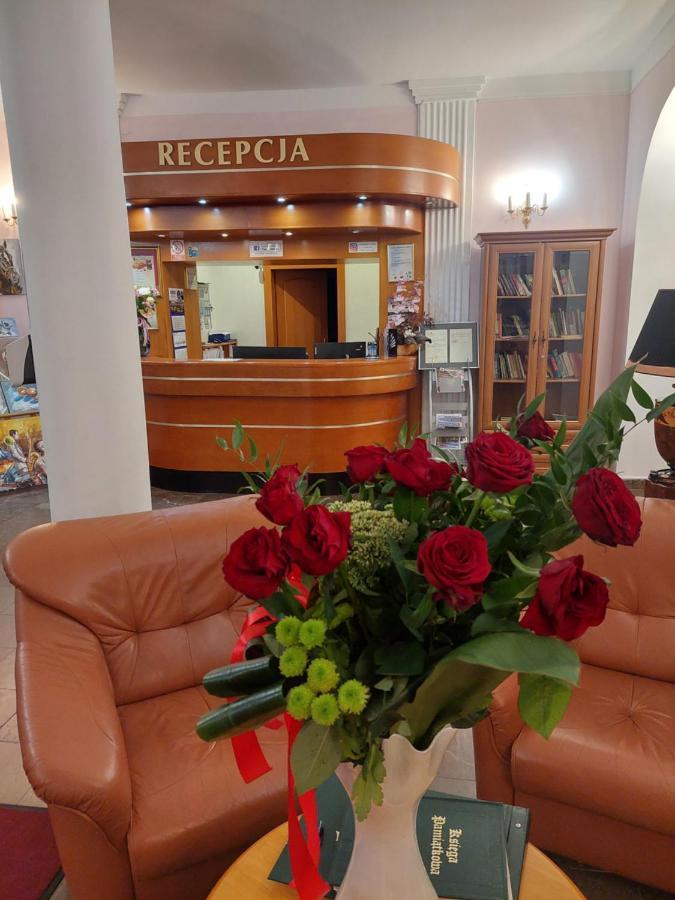 Hotel Rytwiany Palac Dış mekan fotoğraf